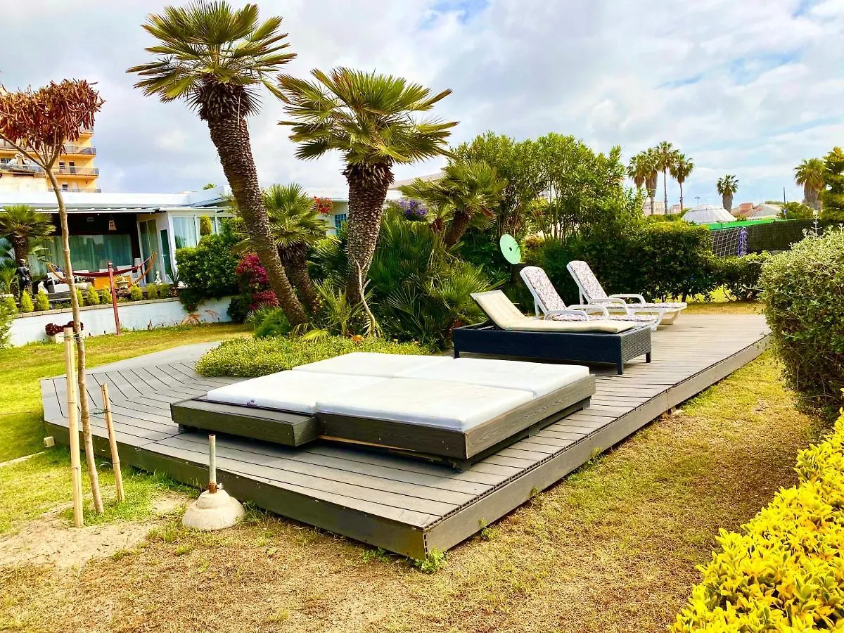 Boutique Home The Beach Malgrat de Mar Villa