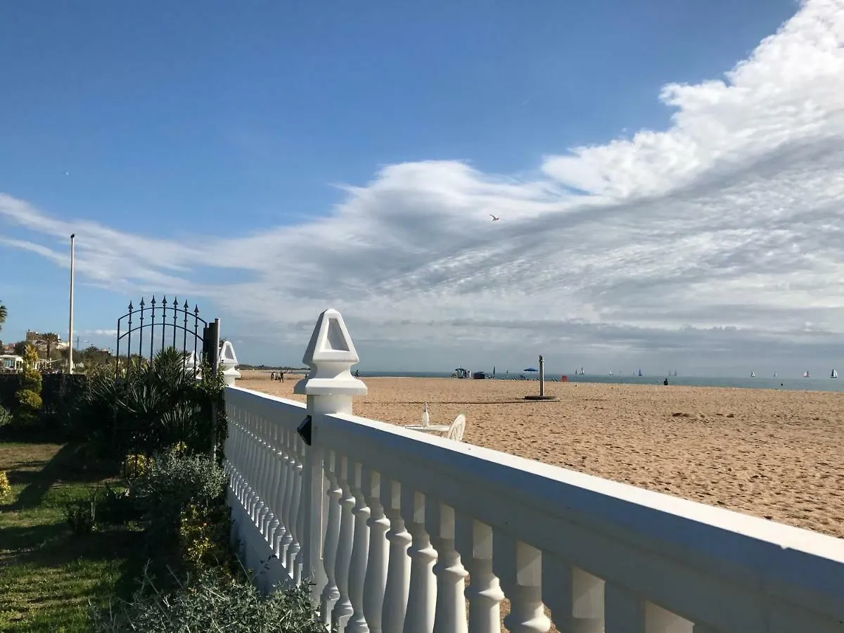 Boutique Home The Beach Malgrat de Mar 0*,